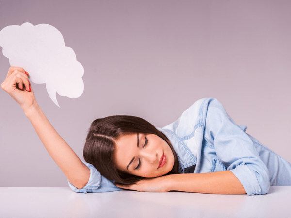Состояние, при котором человек эпизодически разговаривает, не прерывая сна, не считается заболеванием как таковым, поскольку не вызывает побочных симптомов.